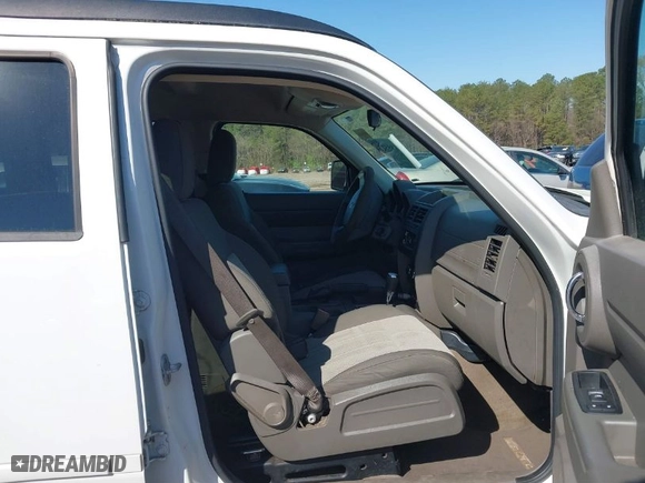 2009 Dodge Nitro SE with VIN 1D8GT28K19W518279, listed as a IAAI auction lot 41855238 with 186,607 mi miles. Bid and sale history available at carsss.com. Image 5.