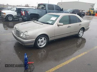 1997 Mercedes-Benz E-Class with VIN WDBJF72F0VA323171, listed as a IAAI auction lot 41739952 with 1 mi miles. Bid and sale history available at carsss.com. Image 2.