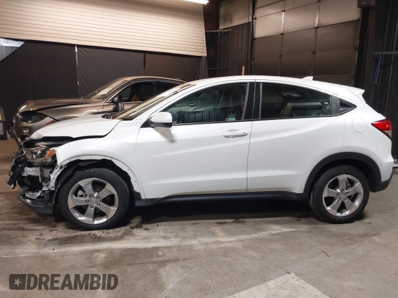 2021 Honda HR-V LX with VIN 3CZRU6H3XMM748281, listed as a IAAI auction lot 41903174 with 28,320 mi miles. Bid and sale history available at carsss.com. Image 15.