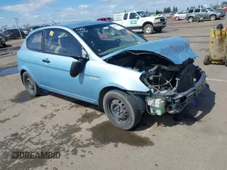 2008 Hyundai Accent GS z VIN KMHCM36C58U060618, wystawiony jako IAAI lot #41808287 z przebiegiem 200 644 mil mil oraz . Historia ofert i sprzedaży dostępna na DreamBid. Obrazek 1.