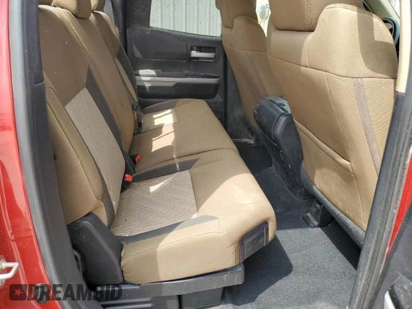 2017 Toyota Tundra SR z VIN 5TFUW5F1XHX630768, wystawiony jako Copart lot #53498545 z przebiegiem 101 323 mil mil oraz Szkoda całkowita • Salvage title. Historia ofert i sprzedaży dostępna na DreamBid. Obrazek 10.