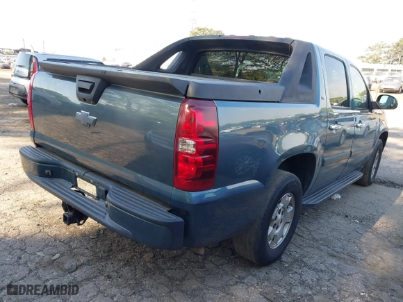 2008 Chevrolet Avalanche LT w/2LT with VIN 3GNEC12018G104236, listed as a IAAI auction lot 42059800 with 239,869 mi miles. Bid and sale history available at carsss.com. Image 4.