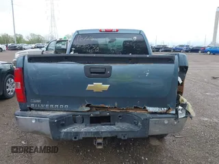 2011 Chevrolet Silverado 1500 LT with VIN 3GCPKSE33BG308883, listed as a IAAI auction lot 42130470 with 232,462 mi miles. Bid and sale history available at carsss.com. Image 16.