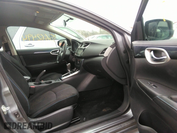 2019 Nissan Sentra S z VIN 3N1AB7AP9KY344795, wystawiony jako IAAI lot #35662494 z przebiegiem 89 521 mil mil oraz . Historia ofert i sprzedaży dostępna na DreamBid. Obrazek 5.