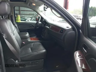2009 Chevrolet Tahoe LTZ z VIN 1GNFK330X9R219064, wystawiony jako IAAI lot #42261154 z przebiegiem 125 511 mil mil oraz . Historia ofert i sprzedaży dostępna na DreamBid. Obrazek 5.