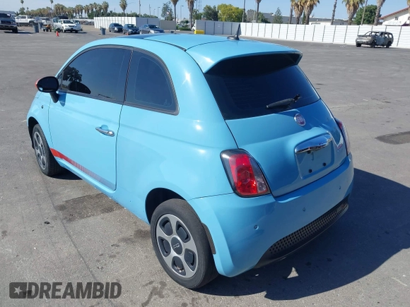 2015 FIAT 500e z VIN 3C3CFFGEXFT522859, wystawiony jako IAAI lot #42323797 z przebiegiem 71 503 mil mil oraz . Historia ofert i sprzedaży dostępna na DreamBid. Obrazek 3.