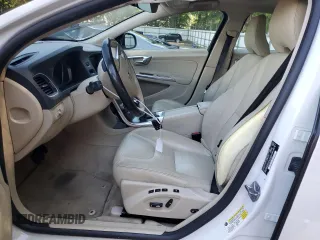 2016 Volvo S60 T5 Drive-E Premier z VIN YV126MFK8G2390619, wystawiony jako Copart lot #57810155 z przebiegiem 87 272 mil mil oraz Szkoda całkowita • Salvage title. Historia ofert i sprzedaży dostępna na DreamBid. Obrazek 7.