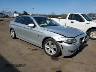 2012 BMW 5 Series 528i xDrive z VIN WBAXH5C52CDW10360, wystawiony jako Copart lot #54454025 z przebiegiem Nie podano mil oraz Szkoda całkowita • Salvage title. Historia ofert i sprzedaży dostępna na DreamBid. Obrazek 4.