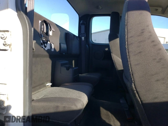2012 Chevrolet Colorado Work Truck z VIN 1GCESBF98C8167892, wystawiony jako Copart lot #86172434 z przebiegiem 98 857 mil mil oraz Czysty tytuł • Clean title. Historia ofert i sprzedaży dostępna na DreamBid. Obrazek 10.