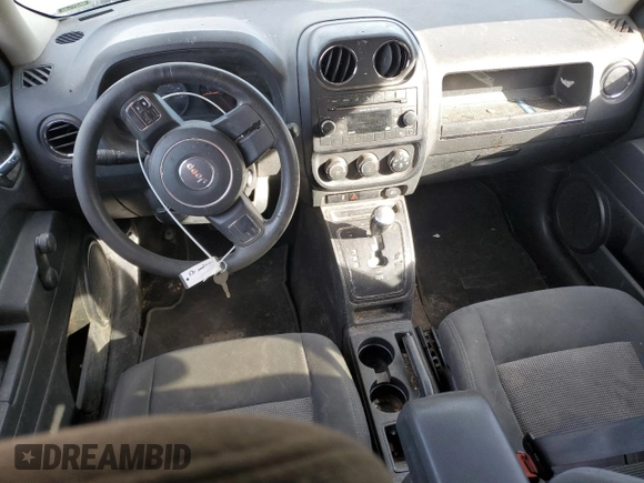 2016 Jeep Patriot Sport z VIN 1C4NJPBA9GD546882, wystawiony jako Copart lot #47746985 z przebiegiem 162 817 mil mil oraz Czysty tytuł • Clean title. Historia ofert i sprzedaży dostępna na DreamBid. Obrazek 8.