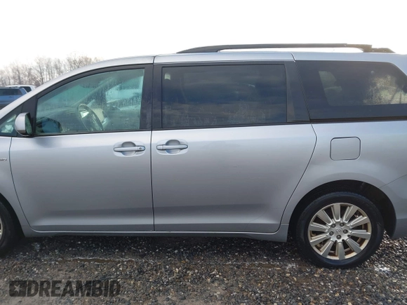 2017 Toyota Sienna LE with VIN 5TDJZ3DC6HS184126, listed as a IAAI auction lot 41166135 with 101,305 mi miles. Bid and sale history available at carsss.com. Image 14.