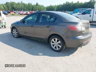 2011 Mazda 3 i Touring z VIN JM1BL1VF0B1900087, wystawiony jako IAAI lot #42462777 z przebiegiem 202 374 mil mil oraz . Historia ofert i sprzedaży dostępna na DreamBid. Obrazek 3.