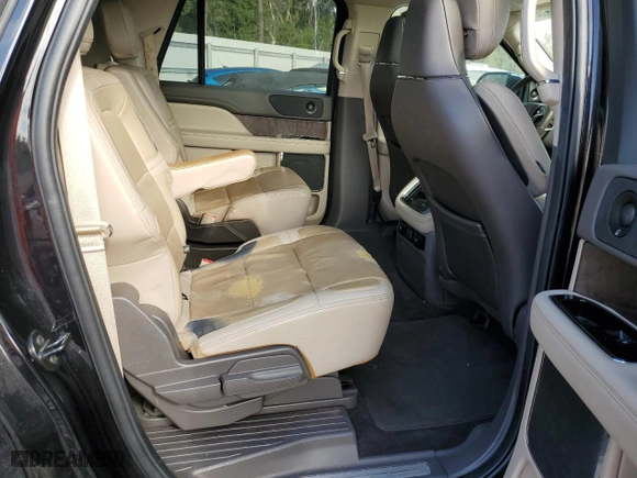 2022 Lincoln Navigator L Reserve with VIN 5LMJJ3KT3NEL05070, listed as a Copart auction lot 86024524 with 0 mi miles and Salvage Title. Bid and sale history available at carsss.com. Image 11.