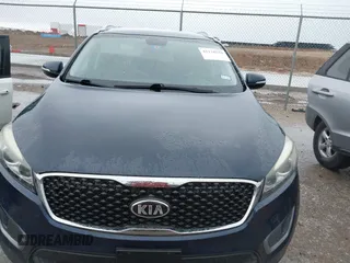 2016 Kia Sorento LX with VIN 5XYPG4A5XGG002693, listed as a IAAI auction lot 42138254 with 157,430 mi miles. Bid and sale history available at carsss.com. Image 6.