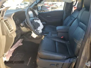 2023 Nissan Frontier SV z VIN 1N6ED1EK7PN672948, wystawiony jako Copart lot #45247705 z przebiegiem 13 031 mil mil oraz Szkoda całkowita • Salvage title. Historia ofert i sprzedaży dostępna na DreamBid. Obrazek 7.