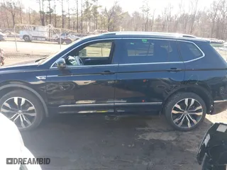 2020 Volkswagen Tiguan SEL Premium R-Line with VIN 3VV4B7AX8LM164745, listed as a IAAI auction lot 41628418 with 38,353 mi miles. Bid and sale history available at carsss.com. Image 15.
