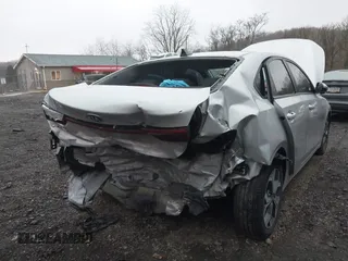 2021 Kia Forte LXS z VIN 3KPF24AD5ME284641, wystawiony jako IAAI lot #41946726 z przebiegiem 84 684 mil mil oraz . Historia ofert i sprzedaży dostępna na DreamBid. Obrazek 6.