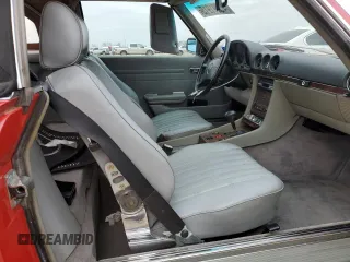 1986 Mercedes-Benz 560 SL with VIN WDBBA48D8GA054377, listed as a Copart auction lot 45391915 with 98,728 mi miles and Salvage Title. Bid and sale history available at DreamBid. Image 10.