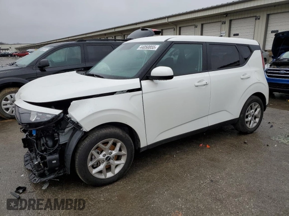 2024 Kia Soul LX with VIN KNDJ23AU2R7234405, listed as a Copart auction lot 44050855 with 8,339 mi miles and Salvage Title. Bid and sale history available at carsss.com. Image 1.