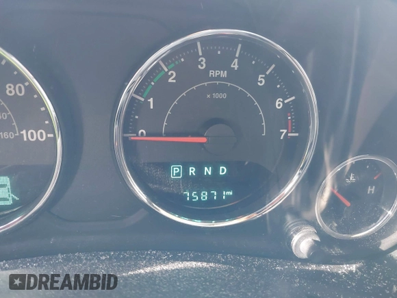 2016 Jeep Wrangler Unlimited Sport z VIN 1C4HJWDGXGL328531, wystawiony jako IAAI lot #42056907 z przebiegiem 75 871 mil mil oraz . Historia ofert i sprzedaży dostępna na DreamBid. Obrazek 15.