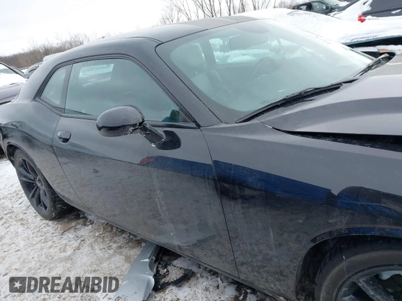 2017 Dodge Challenger SXT Plus z VIN 2C3CDZAG1HH535125, wystawiony jako IAAI lot #41611589 z przebiegiem 56 588 mil mil oraz . Historia ofert i sprzedaży dostępna na DreamBid. Obrazek 14.