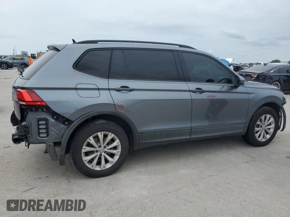 2020 Volkswagen Tiguan S z VIN 3VV1B7AX1LM152875, wystawiony jako Copart lot #62441255 z przebiegiem 107 304 mil mil oraz Szkoda całkowita • Salvage title. Historia ofert i sprzedaży dostępna na DreamBid. Obrazek 3.