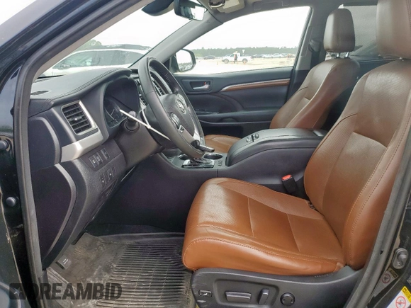 2017 Toyota Highlander Limited with VIN 5TDDZRFH5HS458974, listed as a Copart auction lot 64512955 with 213,743 mi miles and Clean title. Bid and sale history available at DreamBid. Image 7.