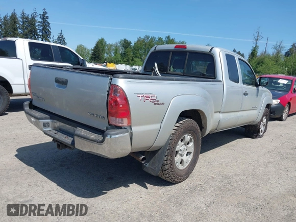 2008 Toyota Tacoma with VIN 5TEUU42N78Z517345, listed as a IAAI auction lot 42036113 with 247,880 mi miles and . Bid and sale history available at carsss.com. Image 4.