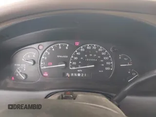 2000 Mercury Mountaineer z VIN 4M2ZU86P7YUJ40690, wystawiony jako IAAI lot #42367495 z przebiegiem 202 988 mil mil oraz . Historia ofert i sprzedaży dostępna na DreamBid. Obrazek 7.