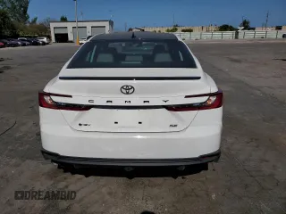 2025 Toyota Camry LE z VIN 4T1DAACK6SU062124, wystawiony jako Copart lot #54156185 z przebiegiem 16 210 mil mil oraz Szkoda całkowita • Salvage title. Historia ofert i sprzedaży dostępna na DreamBid. Obrazek 6.