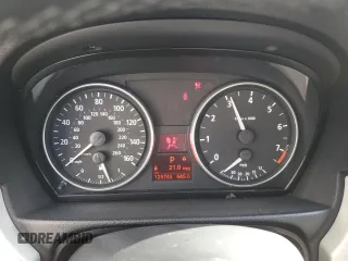 2006 BMW 3 Series 325i with VIN WBAVB13506PT13902, listed as a Copart auction lot 52562805 with 129,745 mi miles and Salvage Title. Bid and sale history available at carsss.com. Image 9.