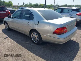 2001 Lexus LS 430 with VIN JTHBN30F510043149, listed as a IAAI auction lot 41933952 with 179,655 mi miles. Bid and sale history available at carsss.com. Image 3.