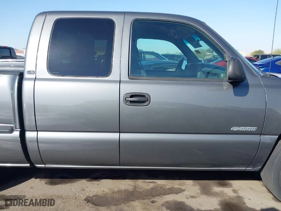 2001 Chevrolet Silverado 1500 LS with VIN 2GCEC19V411309090, listed as a IAAI auction lot 41693056 with 174,262 mi miles. Bid and sale history available at carsss.com. Image 13.