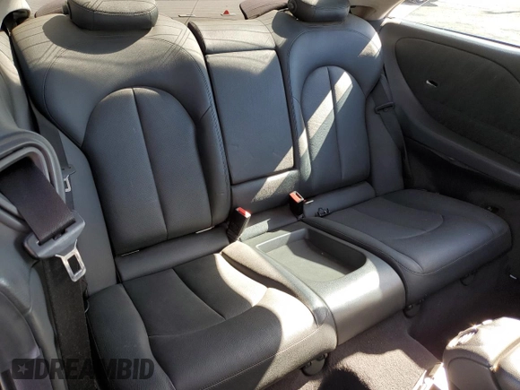 2005 Mercedes-Benz CLK 500 z VIN WDBTJ75JX5F153086, wystawiony jako Copart lot #58191185 z przebiegiem 170 186 mil mil oraz Tytuł czysty. Historia ofert i sprzedaży dostępna na DreamBid. Obrazek 10.