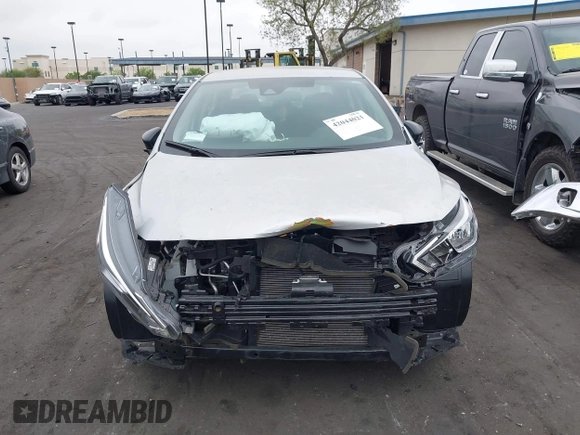 2024 Nissan Versa S z VIN 3N1CN8DV4RL865799, wystawiony jako IAAI lot #42044021 z przebiegiem 13 282 mil mil oraz . Historia ofert i sprzedaży dostępna na DreamBid. Obrazek 13.
