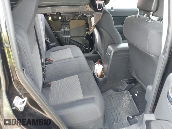2011 Jeep Patriot Latitude z VIN 1J4NF1GB7BD164840, wystawiony jako IAAI lot #42355737 z przebiegiem 128 335 mil mil oraz . Historia ofert i sprzedaży dostępna na DreamBid. Obrazek 8.