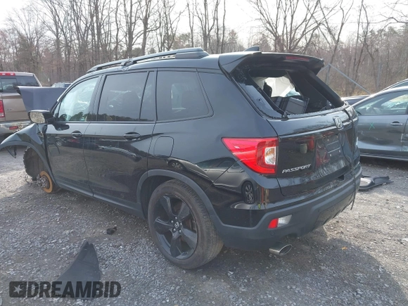 2019 Honda Passport Elite with VIN 5FNYF8H00KB010472, listed as a IAAI auction lot 42013475 with 62,577 mi miles. Bid and sale history available at carsss.com. Image 3.