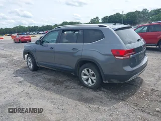 2018 Volkswagen Atlas SE z VIN 1V2CR2CA2JC505488, wystawiony jako IAAI lot #42396518 z przebiegiem 92 806 mil mil oraz . Historia ofert i sprzedaży dostępna na DreamBid. Obrazek 3.