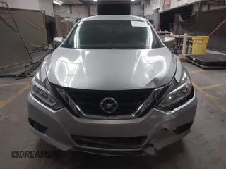 2018 Nissan Altima 2.5 SR with VIN 1N4AL3AP2JC299716, listed as a IAAI auction lot 41829131 with 39,741 mi miles. Bid and sale history available at carsss.com. Image 12.