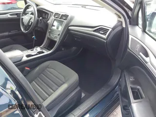 2020 Ford Fusion SE with VIN 3FA6P0HDXLR231155, listed as a IAAI auction lot 41925162 with 51,588 mi miles. Bid and sale history available at carsss.com. Image 5.