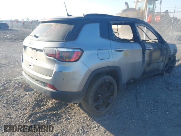 2019 Jeep Compass Latitude w/Sun/Wheel Pkg with VIN 3C4NJCBB2KT782410, listed as a IAAI auction lot 41679545 with Not Provided miles. Bid and sale history available at carsss.com. Image 4.