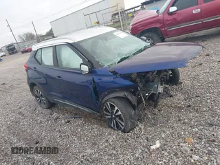 2019 Nissan Kicks S with VIN 3N1CP5CU0KL521328, listed as a IAAI auction lot 40793760 with 1 mi miles. Bid and sale history available at carsss.com. Image 1.
