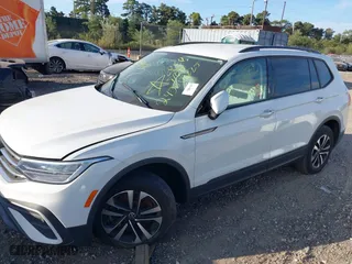 2022 Volkswagen Tiguan S with VIN 3VV1B7AX0NM004543, listed as a IAAI auction lot 40409461 with 999,999 mi miles. Bid and sale history available at carsss.com. Image 13.