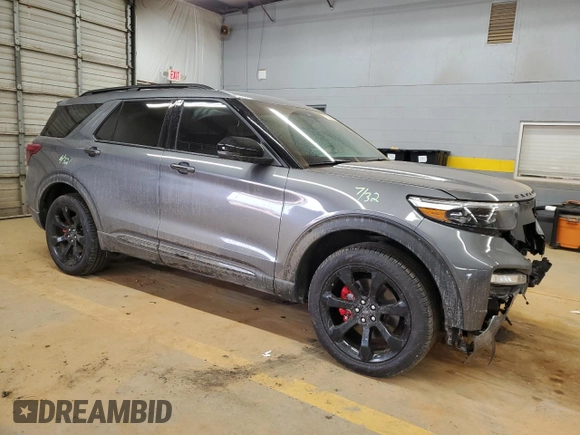 2024 Ford Explorer ST with VIN 1FM5K8GC1RGA79094, listed as a Copart auction lot 42359005 with 11,740 mi miles and Salvage Title. Bid and sale history available at carsss.com. Image 4.