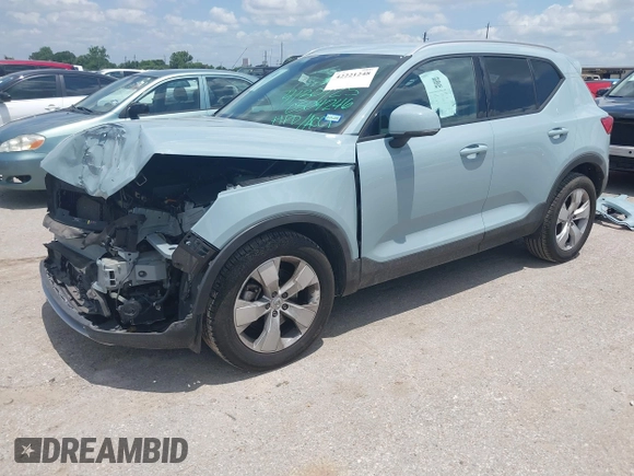 2019 Volvo XC40 Momentum with VIN YV4162UKXK2127207, listed as a IAAI auction lot 42221248 with 44,149 mi miles and . Bid and sale history available at DreamBid. Image 18.