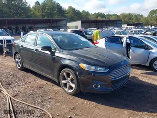 2013 Ford Fusion SE with VIN 3FA6P0H92DR160983, listed as a IAAI auction lot 40765682 with 204,247 mi miles. Bid and sale history available at carsss.com. Image 1.