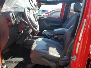 2016 Jeep Wrangler Unlimited Freedom z VIN 1C4BJWDG7GL168548, wystawiony jako Copart lot #49893385 z przebiegiem 107 672 mil mil oraz Szkoda całkowita • Salvage title. Historia ofert i sprzedaży dostępna na DreamBid. Obrazek 7.