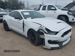 2017 Ford Mustang Shelby GT350 z VIN 1FA6P8JZ1H5525560, wystawiony jako IAAI lot #41526233 z przebiegiem 36 852 mil mil oraz . Historia ofert i sprzedaży dostępna na DreamBid. Obrazek 1.
