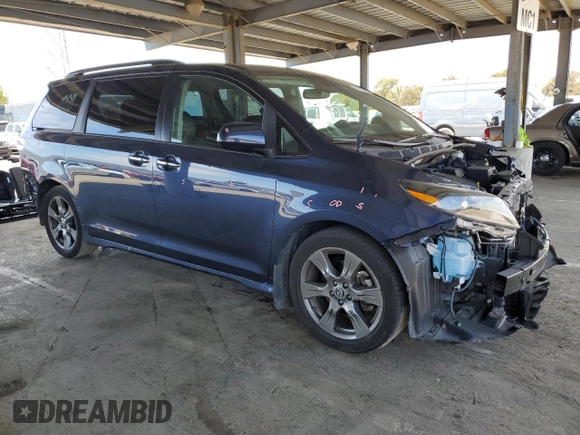 2020 Toyota Sienna SE with VIN 5TDXZ3DC4LS034373, listed as a Copart auction lot 52971635 with 44,421 mi miles and Salvage Title. Bid and sale history available at carsss.com. Image 4.