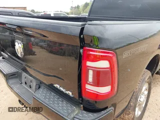 2024 Ram 2500 Big Horn с VIN 3C6UR5DL5RG197515, выставлен на аукционе IAAI как лот 41951224 с пробегом 14 995 миль миль и . История ставок и продаж доступна на DreamBid. Изображение 6.